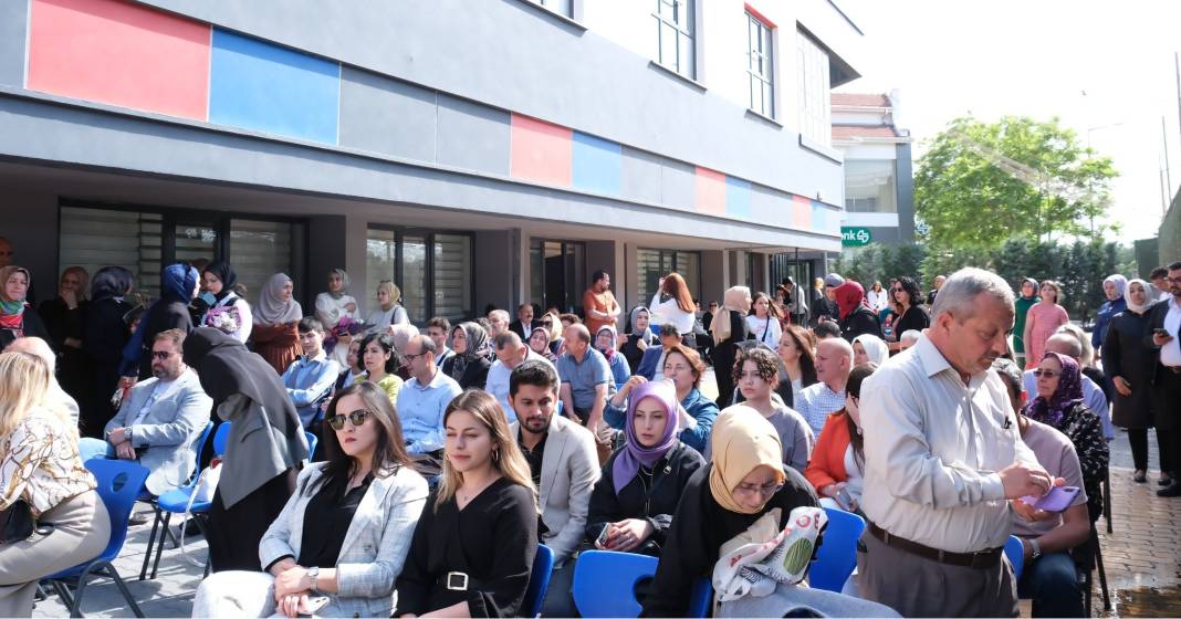 Analiz Koleji’nde mezuniyet coşkusu 1